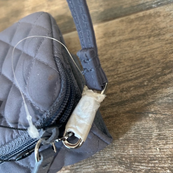 NWT Vera Bradley 3-in-1 Crossbody Bag Purse Wallet + Wristlet Carbon Gray Quilt - Picture 7 of 11